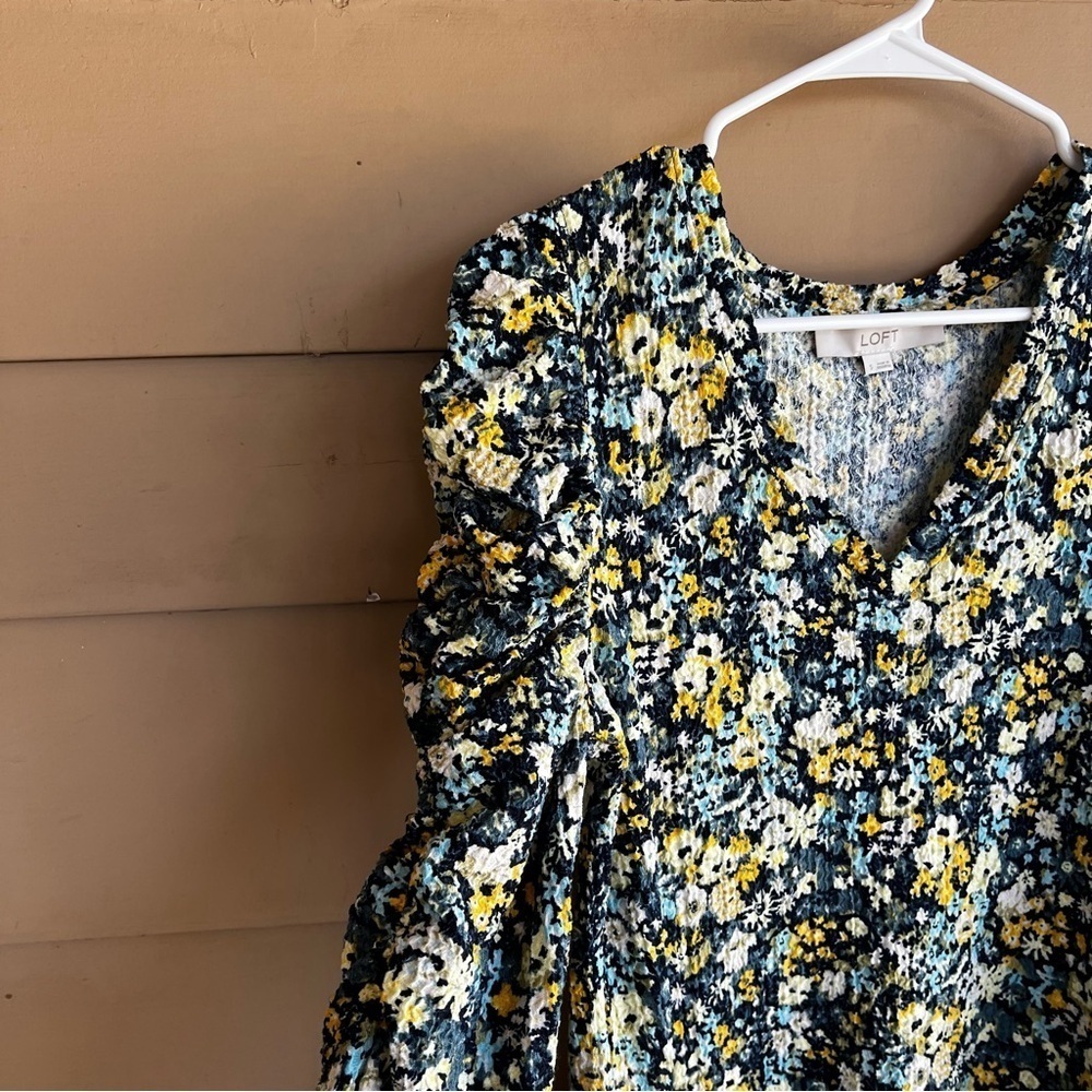 LOFT Floral Shirred Puff Sleeve Top - Size Small - Modest Office Casual - Picture 3 of 8